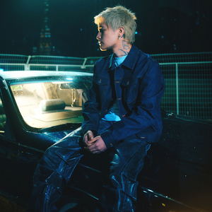 关晓彤玩弄奶头
